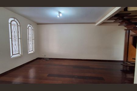 Casa para alugar com 176m², 3 quartos e 2 vagas Casa para alugar com 176m², 3 quartos e 2 vagasSala
