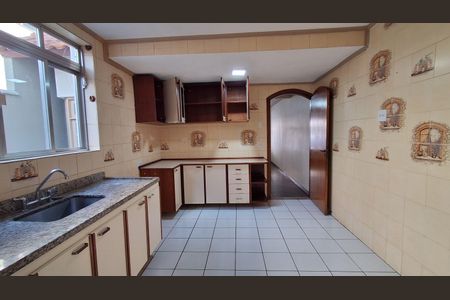 Casa para alugar com 176m², 3 quartos e 2 vagas Casa para alugar com 176m², 3 quartos e 2 vagasCozinha