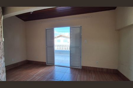 Casa para alugar com 176m², 3 quartos e 2 vagas Casa para alugar com 176m², 3 quartos e 2 vagasSuíte