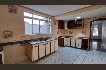 Casa para alugar com 176m², 3 quartos e 2 vagas Casa para alugar com 176m², 3 quartos e 2 vagasCozinha