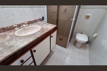 Casa para alugar com 176m², 3 quartos e 2 vagas Casa para alugar com 176m², 3 quartos e 2 vagasBanheiro Social