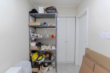 Apartamento à venda com 110m², 4 quartos e 2 vagas Apartamento à venda com 110m², 4 quartos e 2 vagasQuarto de Serviço