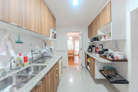 Apartamento à venda com 110m², 4 quartos e 2 vagas Apartamento à venda com 110m², 4 quartos e 2 vagasCozinha