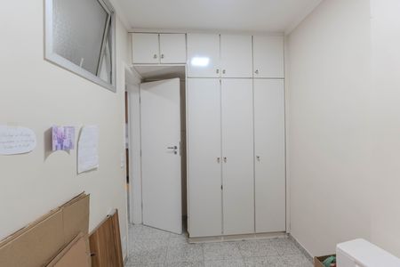 Apartamento à venda com 110m², 4 quartos e 2 vagas Apartamento à venda com 110m², 4 quartos e 2 vagasQuarto de Serviço
