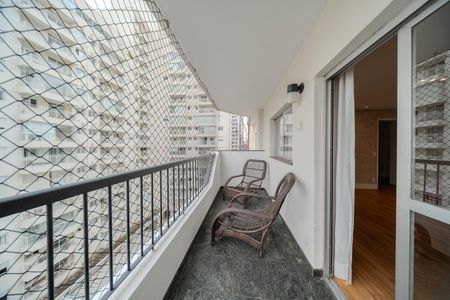 Apartamento à venda com 110m², 4 quartos e 2 vagas Apartamento à venda com 110m², 4 quartos e 2 vagasSacada