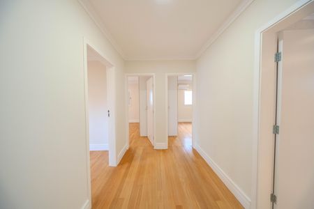 Apartamento à venda com 110m², 4 quartos e 2 vagas Apartamento à venda com 110m², 4 quartos e 2 vagasCorredor