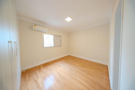 Apartamento à venda com 110m², 4 quartos e 2 vagas Apartamento à venda com 110m², 4 quartos e 2 vagasSuíte 1