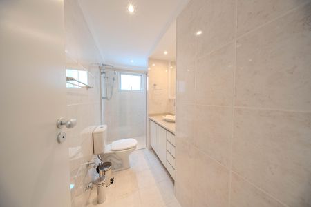 Apartamento à venda com 110m², 4 quartos e 2 vagas Apartamento à venda com 110m², 4 quartos e 2 vagasBanheiro