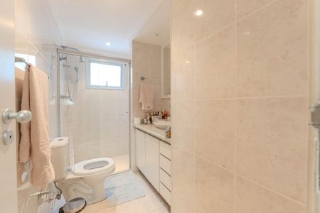 Apartamento à venda com 110m², 4 quartos e 2 vagas Apartamento à venda com 110m², 4 quartos e 2 vagasBanheiro