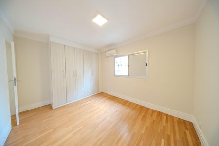 Apartamento à venda com 110m², 4 quartos e 2 vagas Apartamento à venda com 110m², 4 quartos e 2 vagasSuíte 1