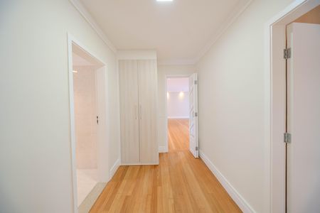 Apartamento à venda com 110m², 4 quartos e 2 vagas Apartamento à venda com 110m², 4 quartos e 2 vagasCorredor
