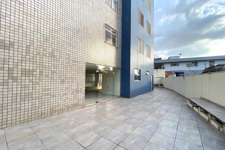 Apartamento à venda com 120m², 3 quartos e 2 vagas Apartamento à venda com 120m², 3 quartos e 2 vagasÁrea comum