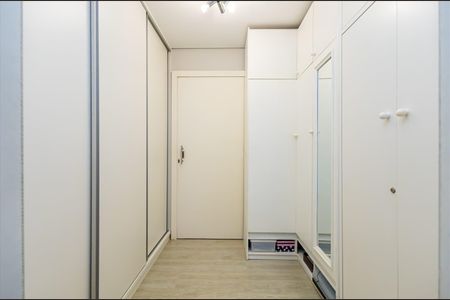 Casa para alugar com 380m², 6 quartos e 4 vagas Casa para alugar com 380m², 6 quartos e 4 vagasQuarto