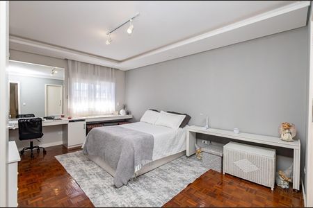 Casa para alugar com 380m², 6 quartos e 4 vagas Casa para alugar com 380m², 6 quartos e 4 vagasQuarto