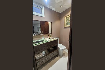Casa para alugar com 380m², 6 quartos e 4 vagas Casa para alugar com 380m², 6 quartos e 4 vagasBanheiro
