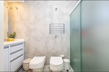 Casa para alugar com 380m², 6 quartos e 4 vagas Casa para alugar com 380m², 6 quartos e 4 vagasBanheiro