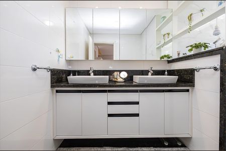 Casa para alugar com 380m², 6 quartos e 4 vagas Casa para alugar com 380m², 6 quartos e 4 vagasCozinha