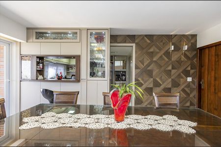 Casa para alugar com 380m², 6 quartos e 4 vagas Casa para alugar com 380m², 6 quartos e 4 vagasCozinha