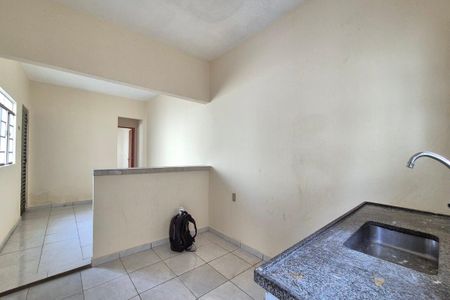 Casa para alugar com 50m², 1 quarto e sem vaga