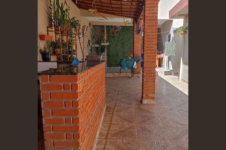 Área externa de casa à venda com 3 quartos, 300m² em Jardim Oriental, São Paulo