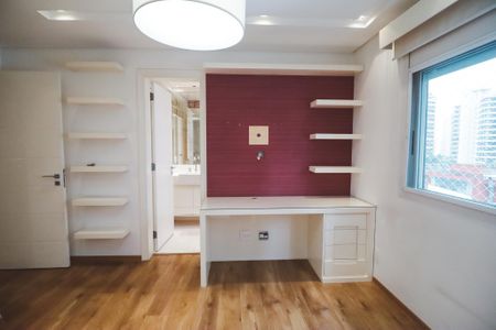 Apartamento à venda com 156m², 4 quartos e 3 vagasSuíte 2
