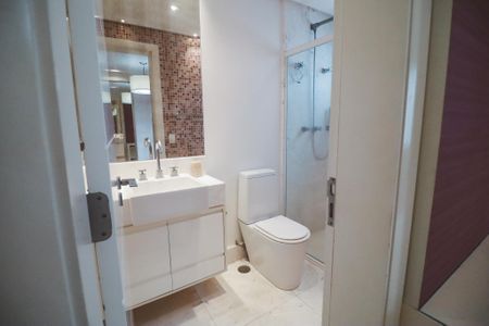Apartamento à venda com 156m², 4 quartos e 3 vagasBanheiro da Suíte 2
