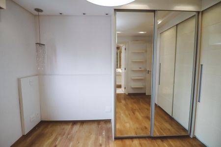 Apartamento à venda com 156m², 4 quartos e 3 vagasSuíte 2