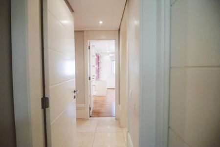 Apartamento à venda com 156m², 4 quartos e 3 vagasCorredor