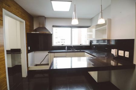 Apartamento à venda com 156m², 4 quartos e 3 vagasCozinha