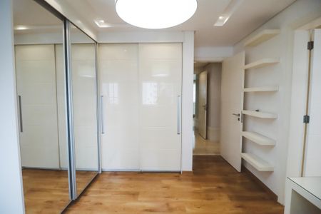 Apartamento à venda com 156m², 4 quartos e 3 vagasSuíte 2