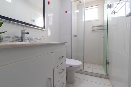 Apartamento à venda com 67m², 2 quartos e 1 vaga Apartamento à venda com 67m², 2 quartos e 1 vagaBanheiro