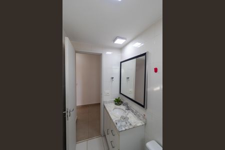 Apartamento à venda com 67m², 2 quartos e 1 vaga Apartamento à venda com 67m², 2 quartos e 1 vagaBanheiro