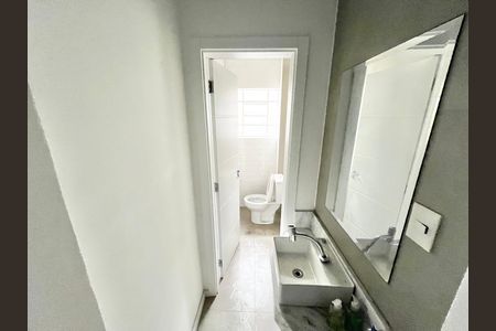 Casa para alugar com 176m², 4 quartos e 3 vagas Casa para alugar com 176m², 4 quartos e 3 vagasBanheiro