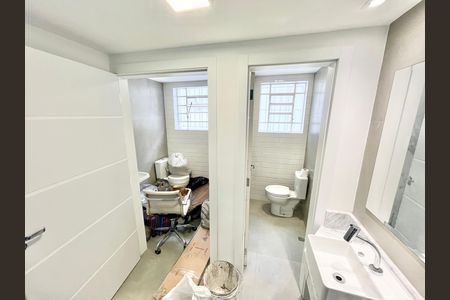 Casa para alugar com 176m², 4 quartos e 3 vagas Casa para alugar com 176m², 4 quartos e 3 vagasBanheiro