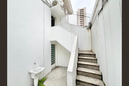 Casa para alugar com 176m², 4 quartos e 3 vagas Casa para alugar com 176m², 4 quartos e 3 vagasQuintal / Área de Serviço