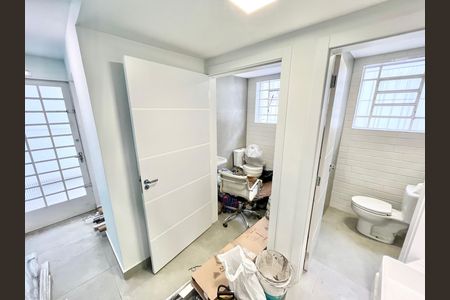 Casa para alugar com 176m², 4 quartos e 3 vagas Casa para alugar com 176m², 4 quartos e 3 vagasBanheiro