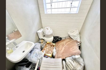 Casa para alugar com 176m², 4 quartos e 3 vagas Casa para alugar com 176m², 4 quartos e 3 vagasBanheiro