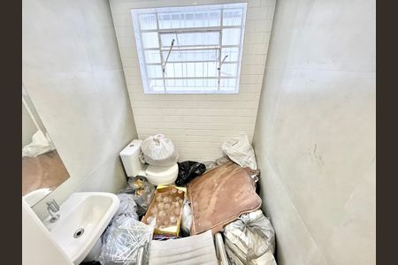 Casa para alugar com 176m², 4 quartos e 3 vagas Casa para alugar com 176m², 4 quartos e 3 vagasBanheiro