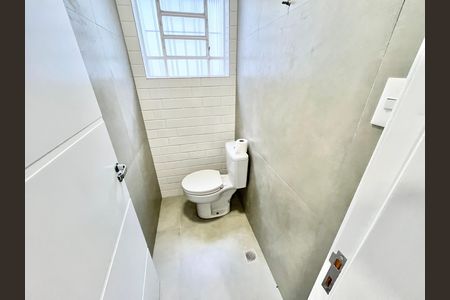 Casa para alugar com 176m², 4 quartos e 3 vagas Casa para alugar com 176m², 4 quartos e 3 vagasBanheiro