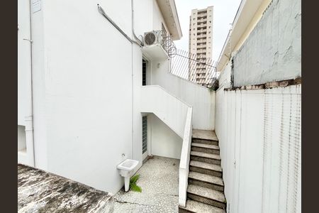 Casa para alugar com 176m², 4 quartos e 3 vagas Casa para alugar com 176m², 4 quartos e 3 vagasQuintal / Área de Serviço