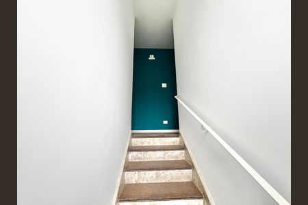 Casa para alugar com 176m², 4 quartos e 3 vagas Casa para alugar com 176m², 4 quartos e 3 vagasEscada