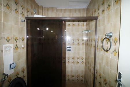 Apartamento à venda com 90m², 2 quartos e 2 vagasBanheiro Social