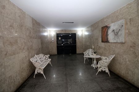 Apartamento à venda com 90m², 2 quartos e 2 vagasÁrea comum - Hall de entrada