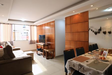 Sala de apartamento para alugar com 3 quartos, 79m² em União, Belo Horizonte