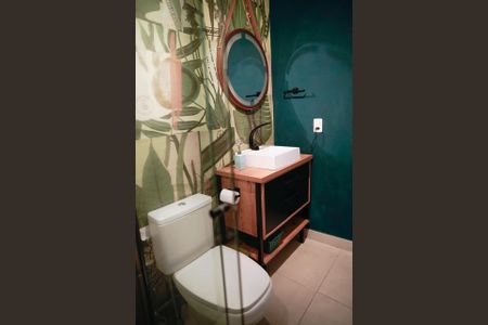 Banheiro de apartamento para alugar com 1 quarto, 29m² em Pinheiros, São Paulo
