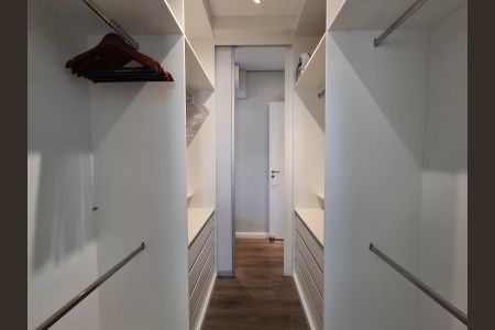 Apartamento à venda com 94m², 3 quartos e 2 vagasCloset