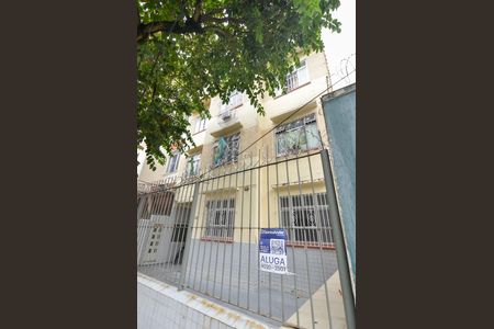 Apartamento para alugar com 99m², 2 quartos e 1 vaga Apartamento para alugar com 99m², 2 quartos e 1 vagaFachada