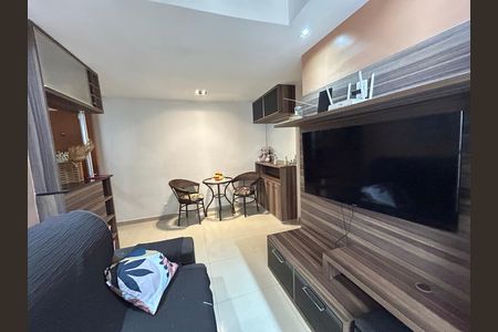 Sala de apartamento para alugar com 2 quartos, 55m² em Todos Os Santos, Rio de Janeiro