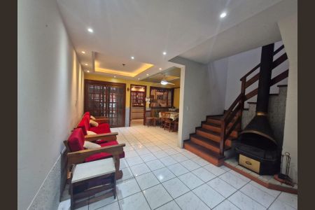 Casa para alugar com 137m², 4 quartos e 2 vagas Casa para alugar com 137m², 4 quartos e 2 vagasSala