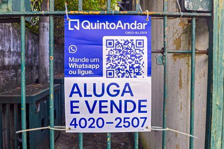 Apartamento para alugar com 102m², 2 quartos e 2 vagas Apartamento para alugar com 102m², 2 quartos e 2 vagasFachado do condomínio com placa